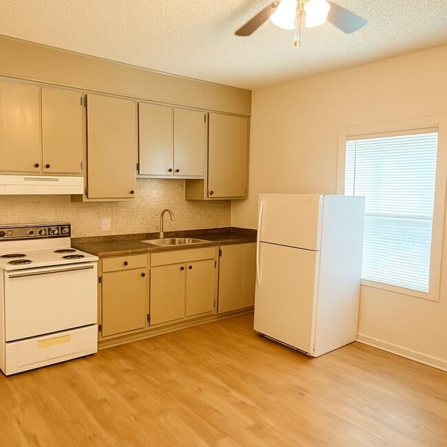 Photo - 217 Carys Ln