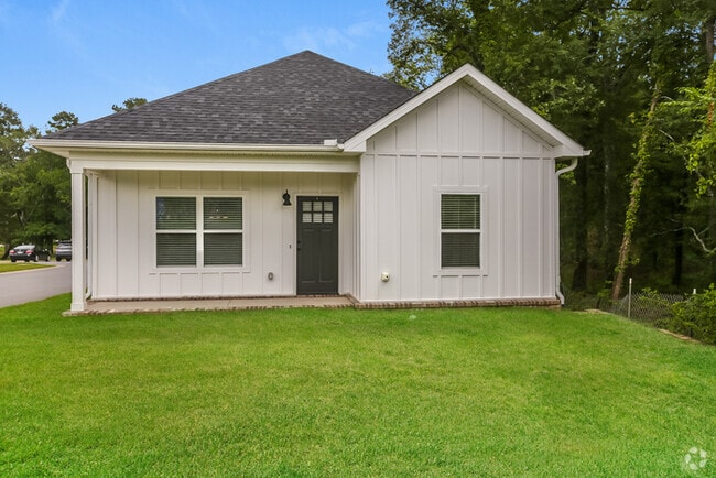 Building Photo - 16220 Lamarche Dr Rental