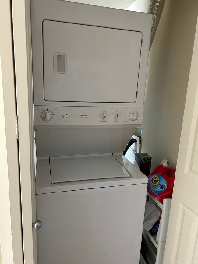 Photo - 118 107th Avenue Northeast Unidad B210