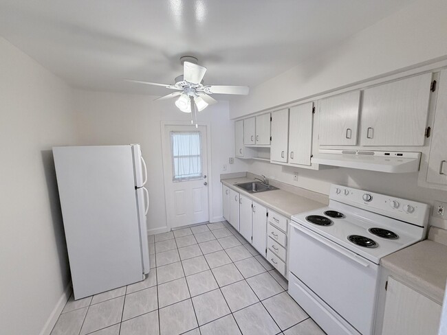 Photo - 1851 NE 56th St Unit A