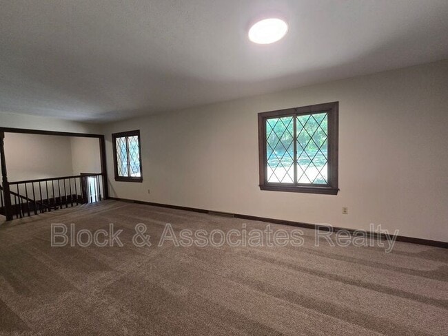 Photo - 1194 Ingram Dr