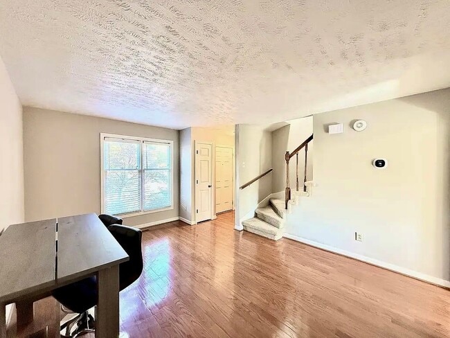 Photo - 4013 Heather Ct NW