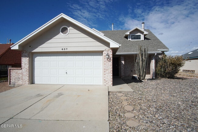 Building Photo - 637 Woodcrest Ln