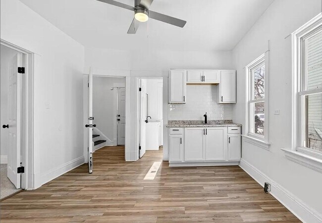 Photo - 9418 Parkview Ave