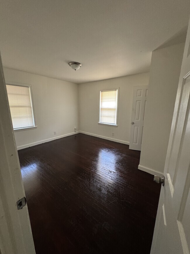 Photo - 1877 Boulderview Dr SE