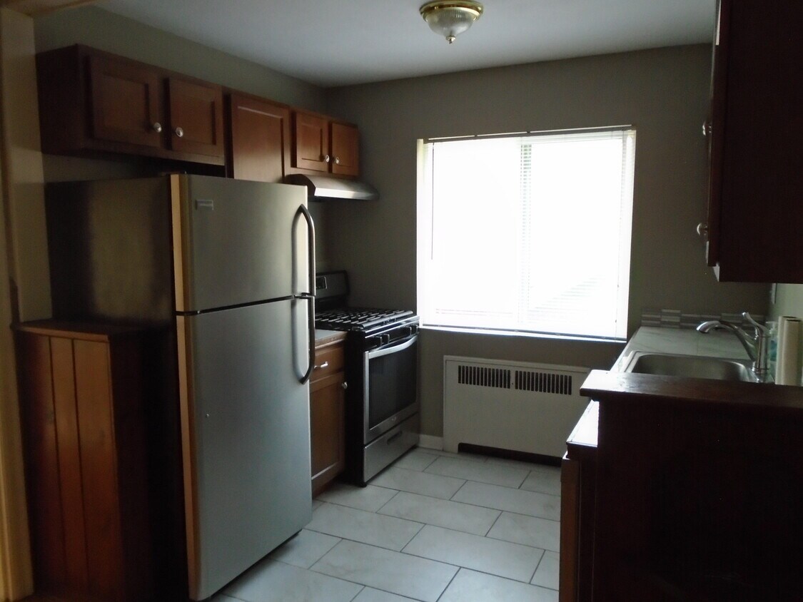 Photo - 5831 Woodmont Ave (Cincinnati, OH)