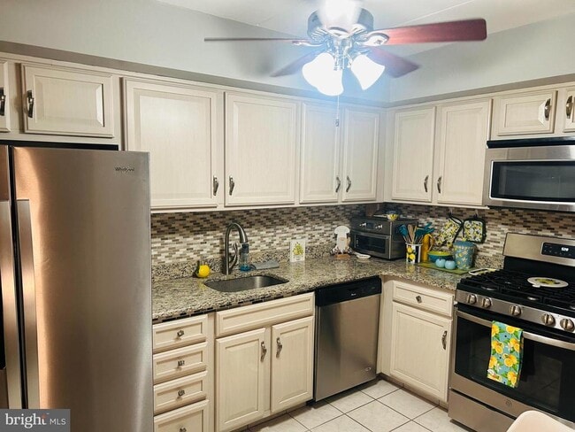 Photo - 60104 Delaire Landing Rd Unit 104