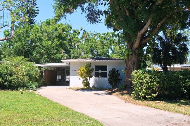 Building Photo - 1213 51st Ave N Rental