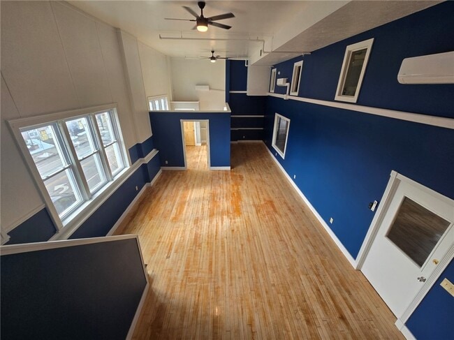 Photo - 27 E Main St