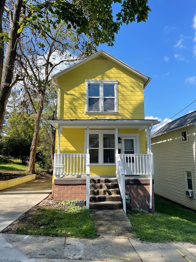 Building Photo - 11 Walker St