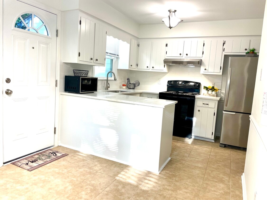 Photo - 102 Chevis Dr (Cary, NC)