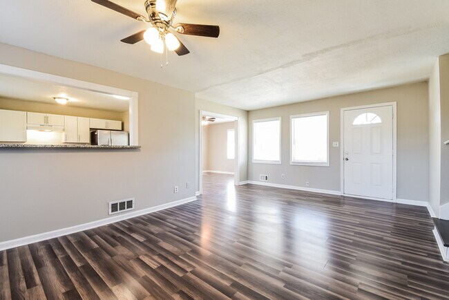 Photo - 455 Emmett St