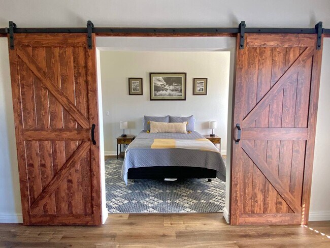 Photo - 350 N Fairway Dr