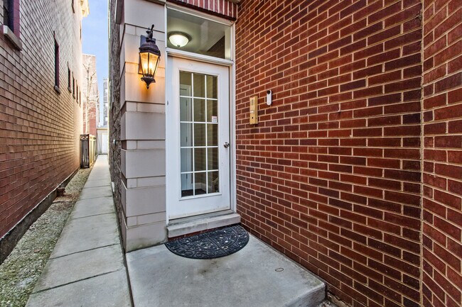 Photo - 3928 N Greenview Ave Unidad 2