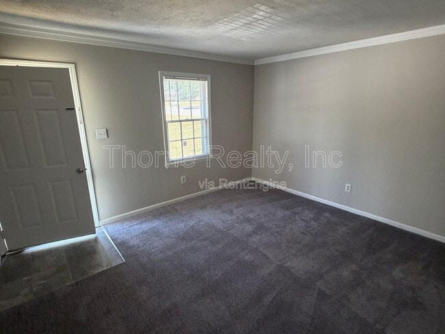 Photo - 1420 Barnes St