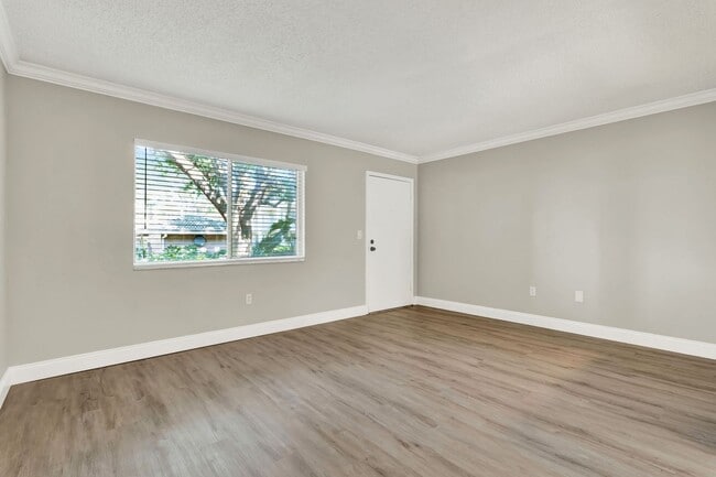 Photo - 109 Oyster Bay Cir Unit 150