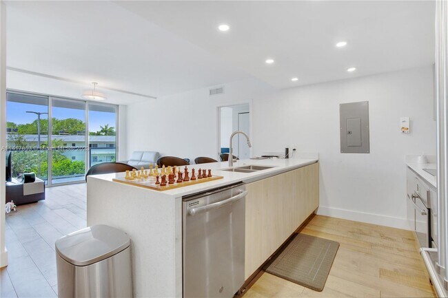 Photo - 13800 Highland Dr Unidad 202