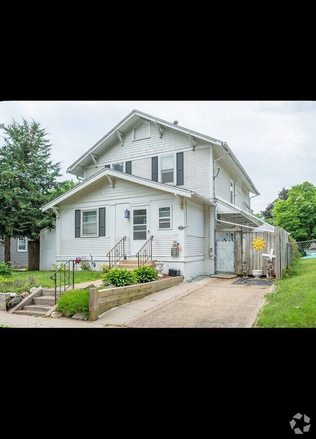 Building Photo - 2342 E 13th St Unit A Rental