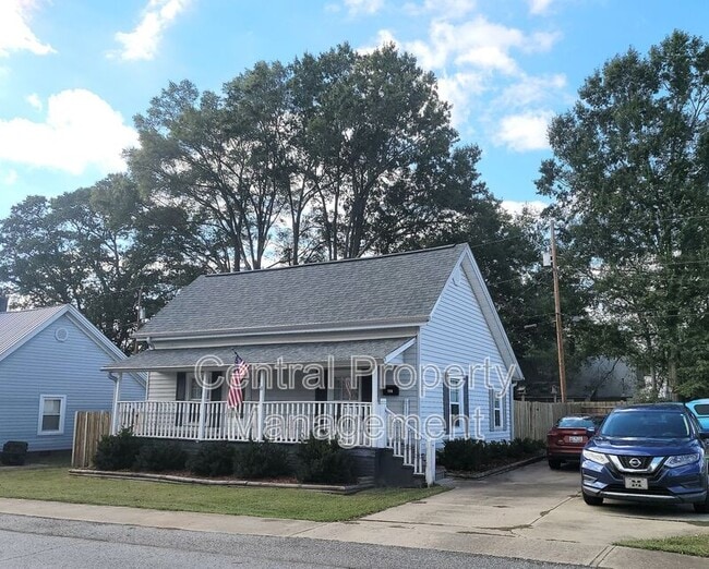 Photo - 100 4th St House