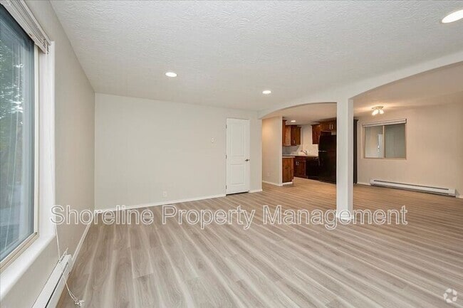 Building Photo - 2085 Brittany Ln Rental