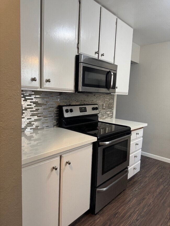 Photo - 1579 NW Eastbrook Ct