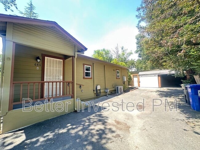Photo - 680 N State St House