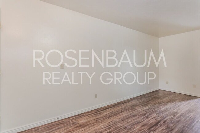 Photo - 770 N Dodge Blvd Unidad 10