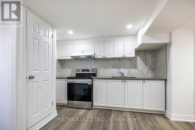 Photo - 2003 Cedarwood Ct