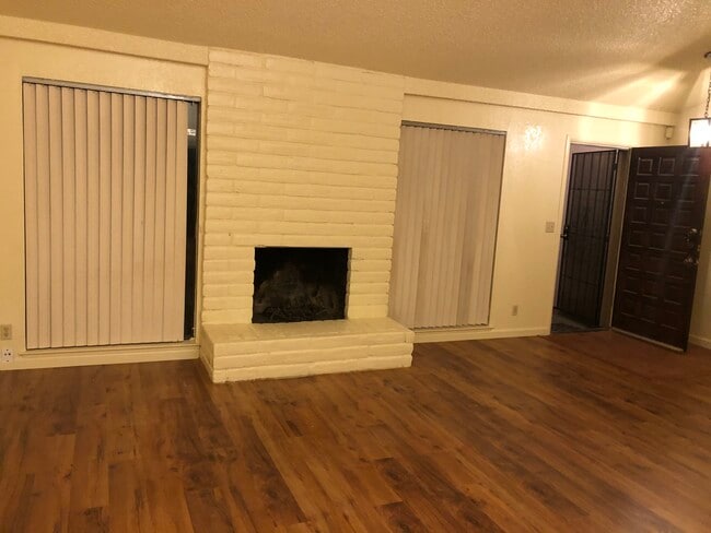 Photo - 5400 Pomegranate Ave