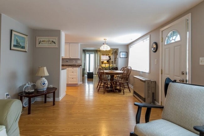 Photo - 6 Willow Ln