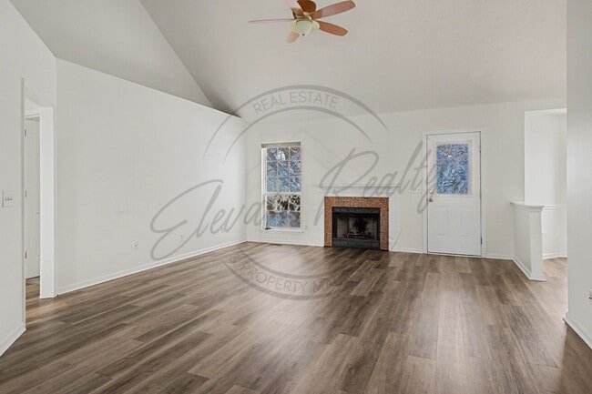 Photo - Three Bedroom Brick Home in Hendersonville!