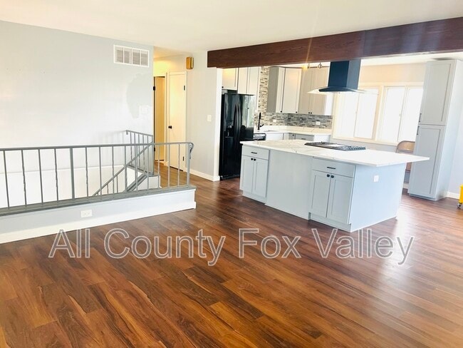 Photo - 1670 Chippendale Rd