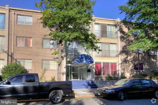 Building Photo - 1920 Naylor Rd SE Unit 305 Rental
