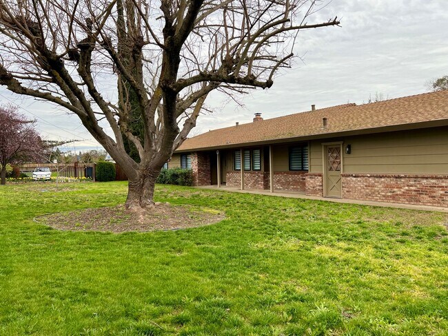 Photo - Classic Granite Bay Ranch Style 3/2/3 w Pasture