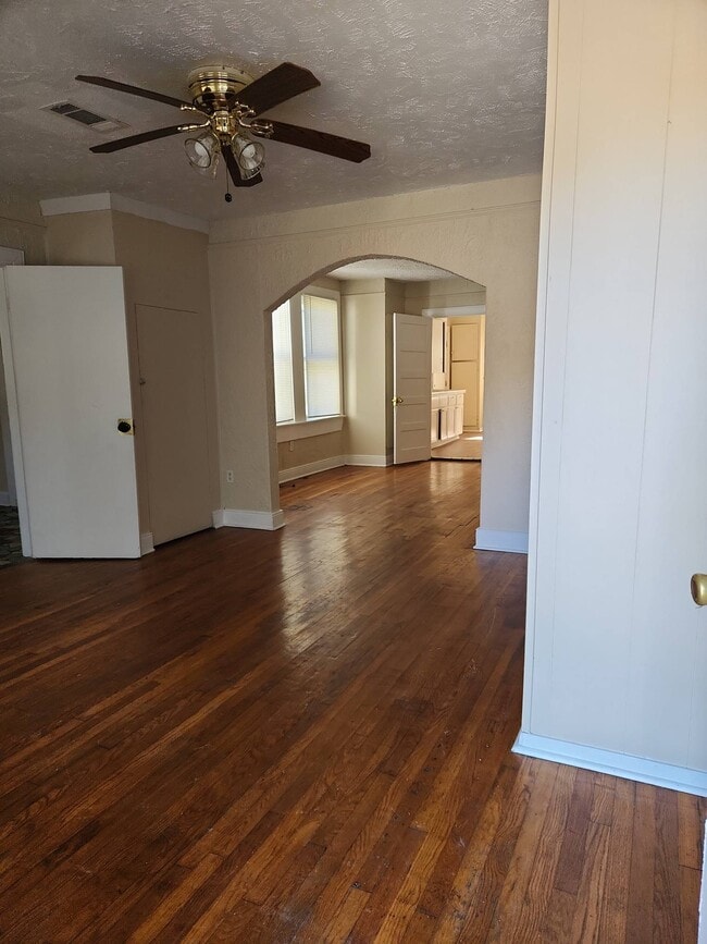 Photo - 4978 Jean St