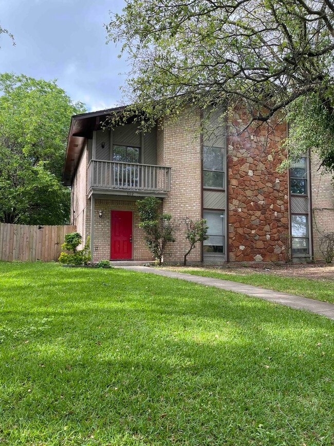 Duplex in Desoto - Duplex in Desoto