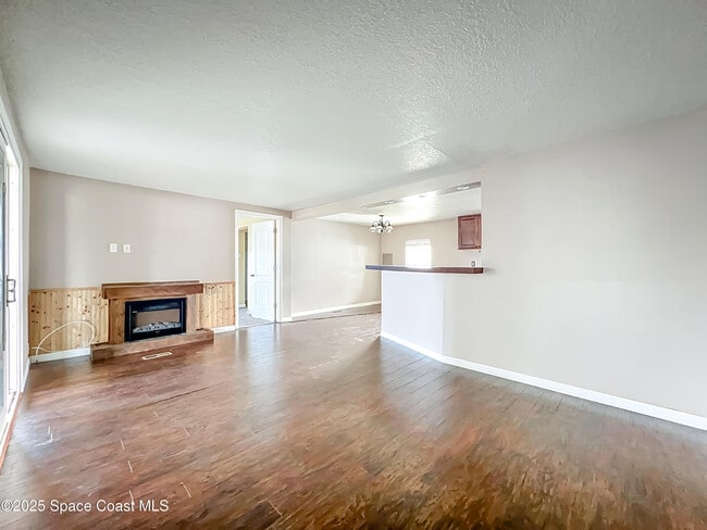 Photo - 425 Baker Rd