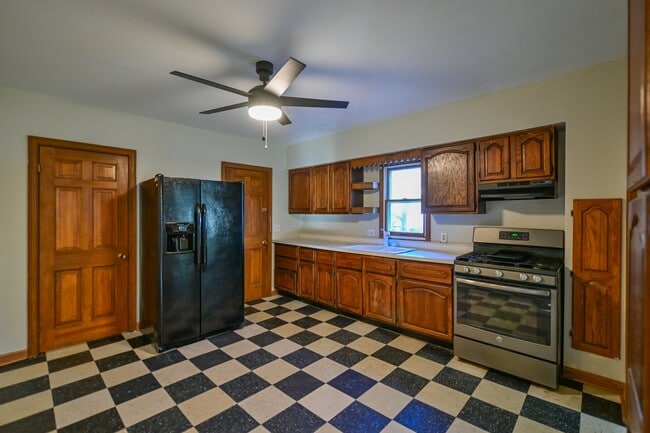 Photo - 29 N Shafer St