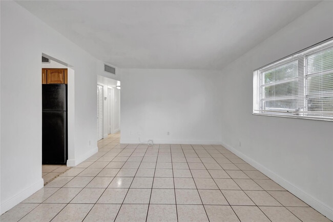 Photo - 1916 SW 11th St Unit 30