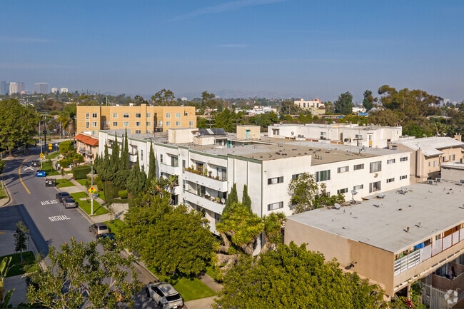 Bagley Regent Apartments