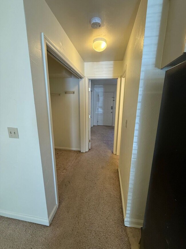 Photo - Sun-Filled 2/2 with Stainless Appliances & New Carpet