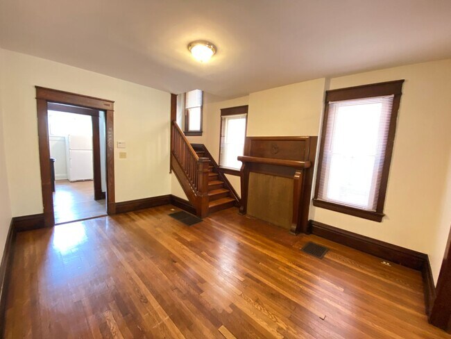 Photo - Summit St 2351-2353 MLR Unit 2353