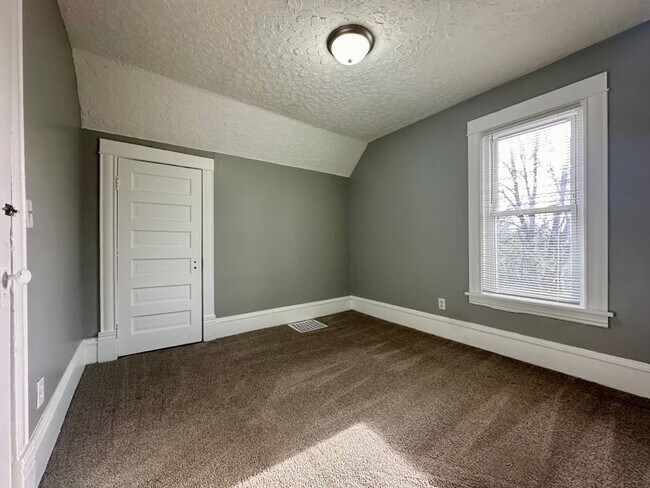 Photo - Spacious 4 Bedroom Home in Minneapolis!