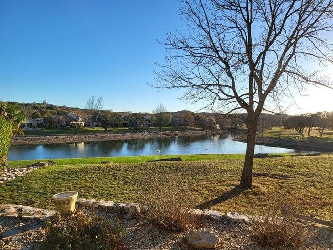 547 Fairway Dr