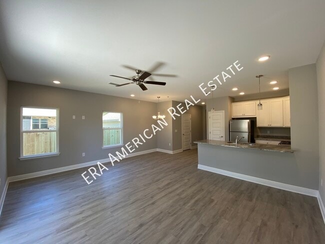 Photo - 1004 Grace Ln