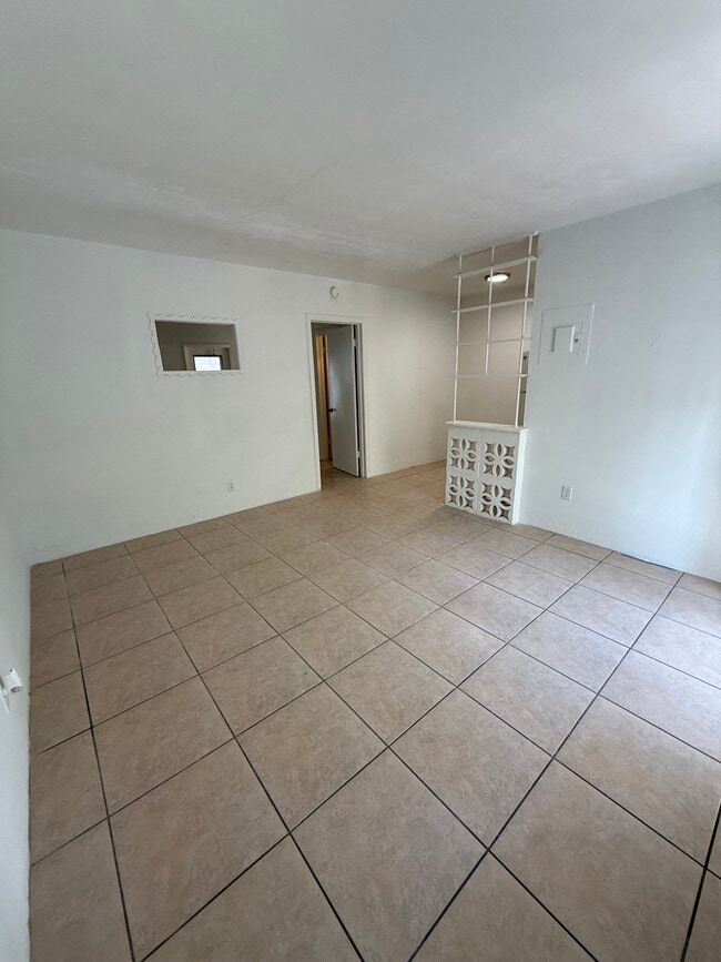 Photo - 1901 SE 1st Ave