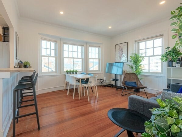 Photo - 371 Harvard St Unidad 4B