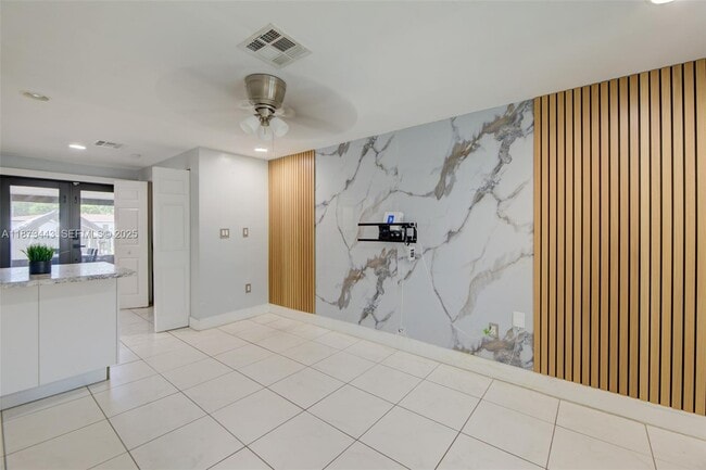 Photo - 1240 Peri St