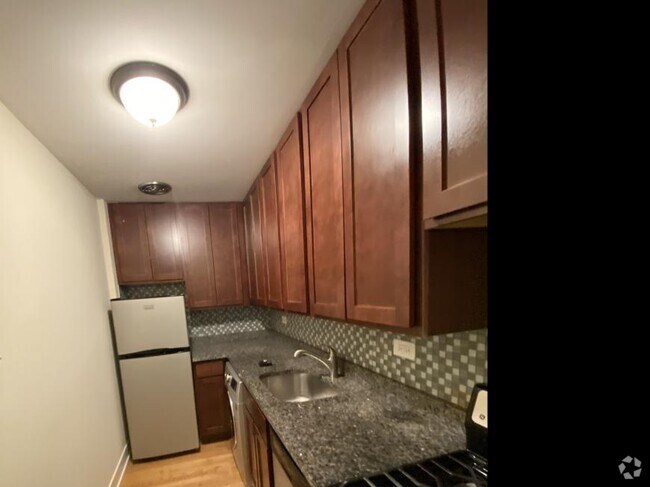 Building Photo - 1 bedroom in Chicago IL 60614 Rental