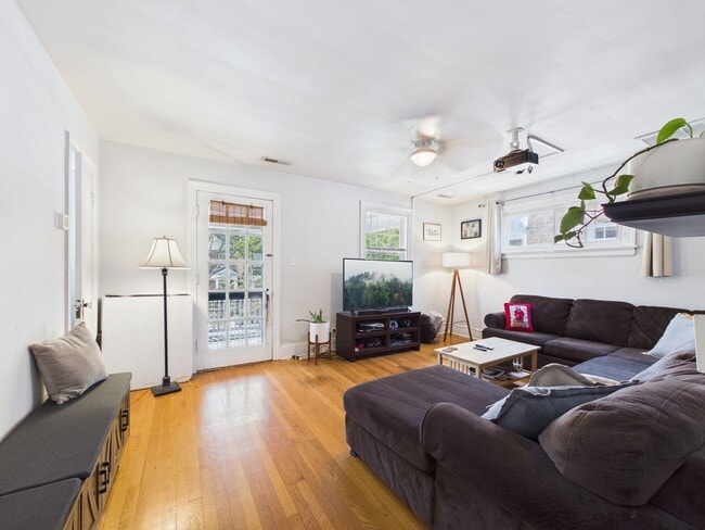 Photo - 3320 W Grace St Unidad 3320 A